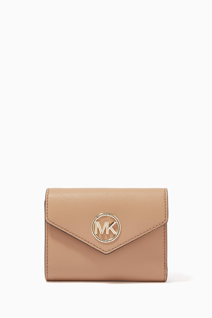 

Medium Carmen Tri-fold Wallet in Leather, Brown