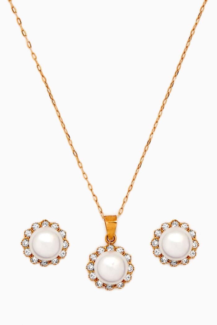 

Floral Diamond Set with Pearls in 18kt Yellow Gold