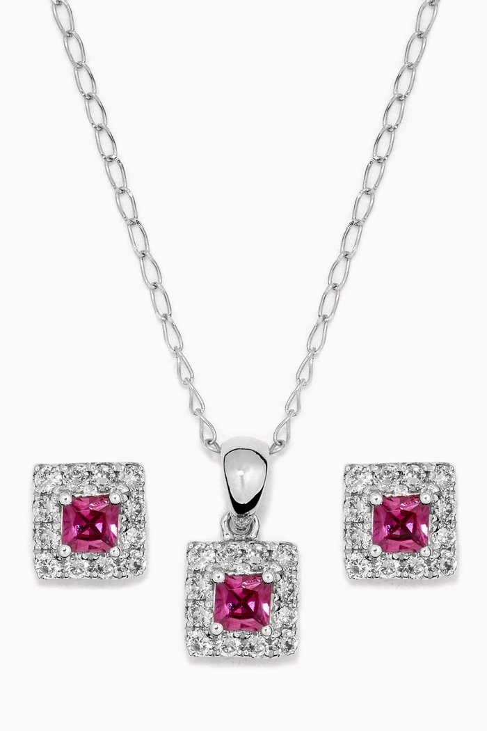 

Classic Square Diamond Set with Ruby in 18kt White Gold