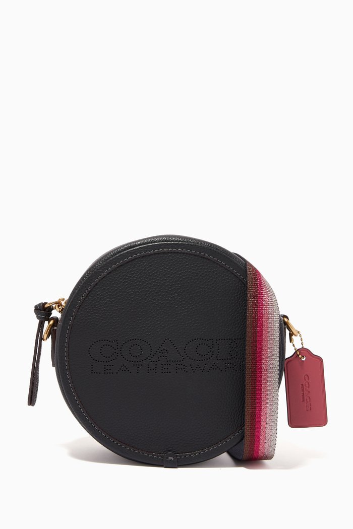 

Kia Circle Bag in Pebbled Leather, Black