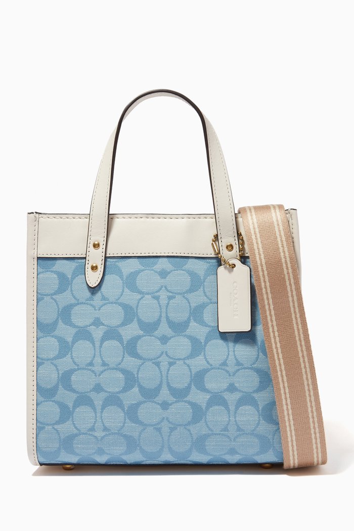 

Field Tote 22 in Signature Chambray, Blue