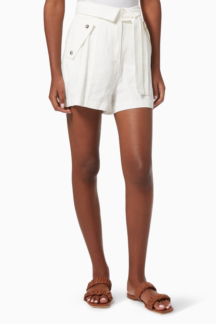 

Resort Panelled Shorts in Linen, Neutral