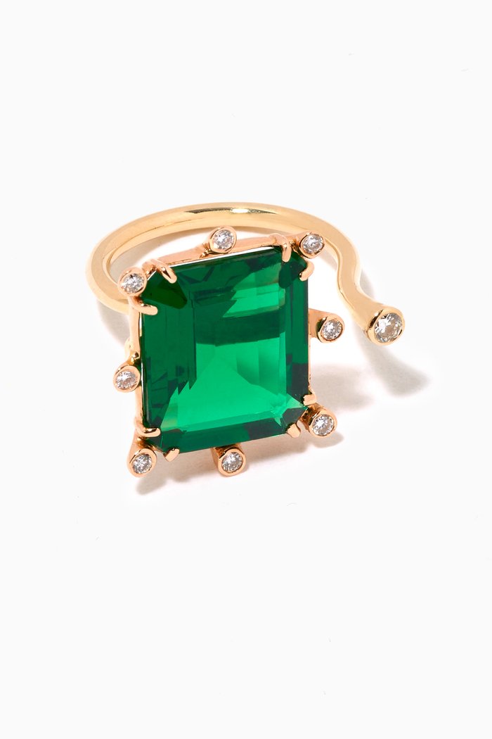 

Emerald and Diamond Ring in 18kt Yellow Gold