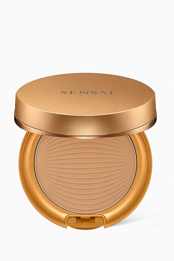 

SC03 Medium Silky Bronze Natural Veil Compact, 8.5g, Colourless