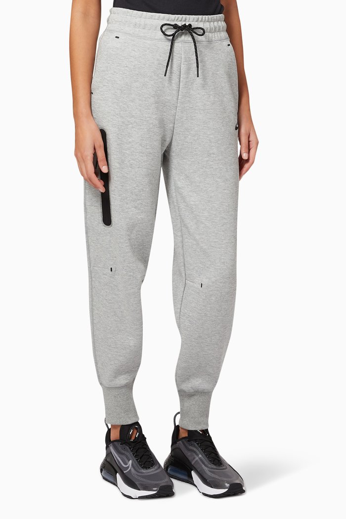 

Sportswear Tech Pants in Fleece, Grey