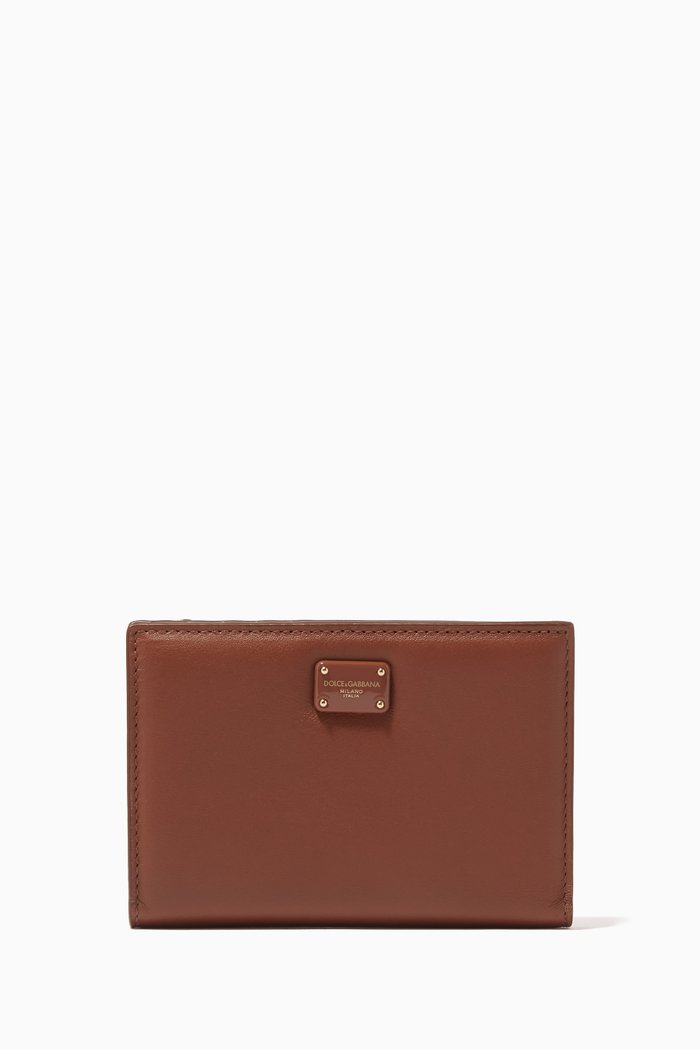 

Continental Bi-fold Wallet with DG Plaque in Leather, Brown