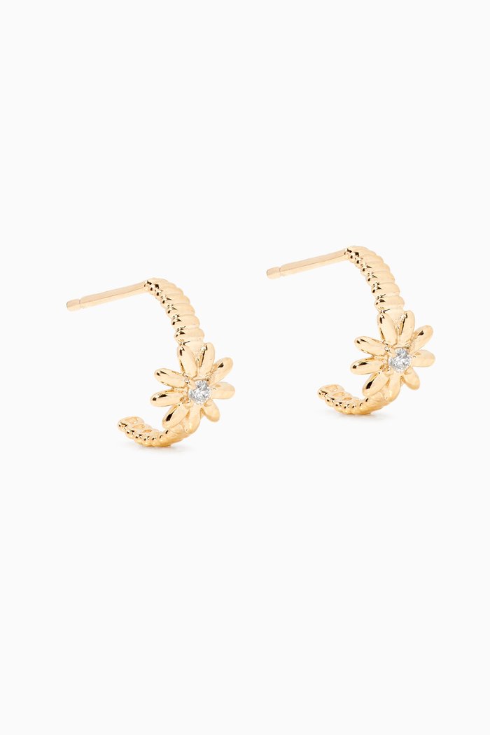 

Daisy Trellis Huggies with Diamond in 10kt Yellow Gold