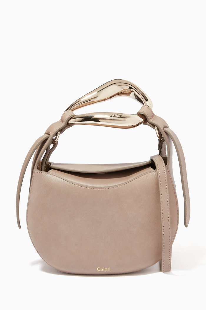 

Kiss Shoulder Bag in Grained Calfskin, Grey