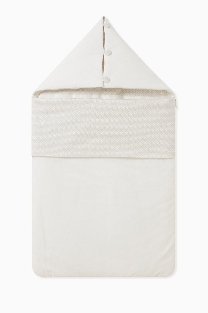

EA Eagle Logo Sleeping Nest in Cotton, Neutral