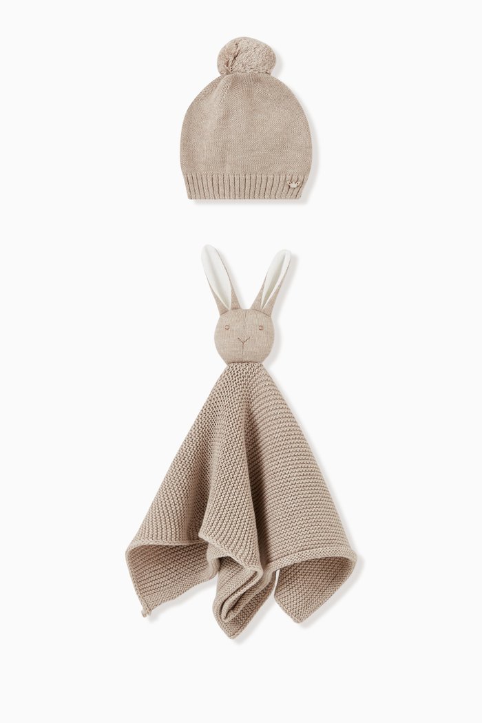 

Beanie Hat & Rabbit Comforter Set in Woollen Knit, Neutral