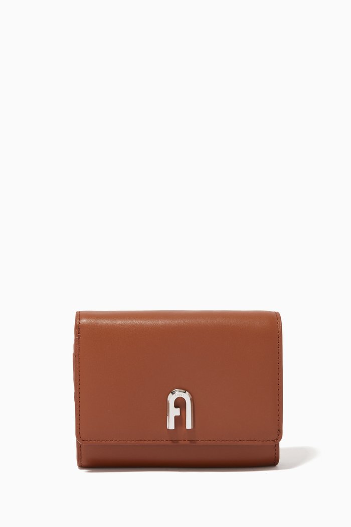 

Medium Moon Compact Wallet in Leather, Brown