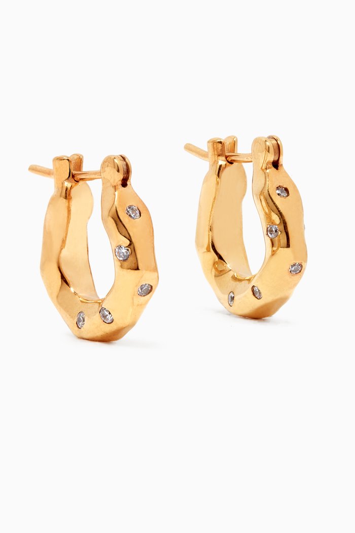 

Feminine Waves Pavé Hoops in 18kt Gold Plating