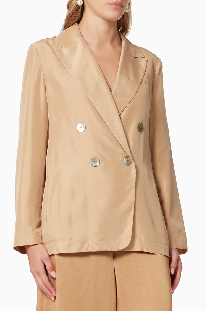 

Drapey Blazer in Silk, Neutral
