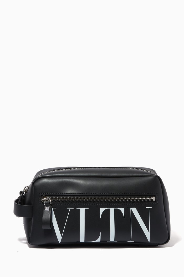 Valentino Garavani VLTN Wash Bag in Leather, Black