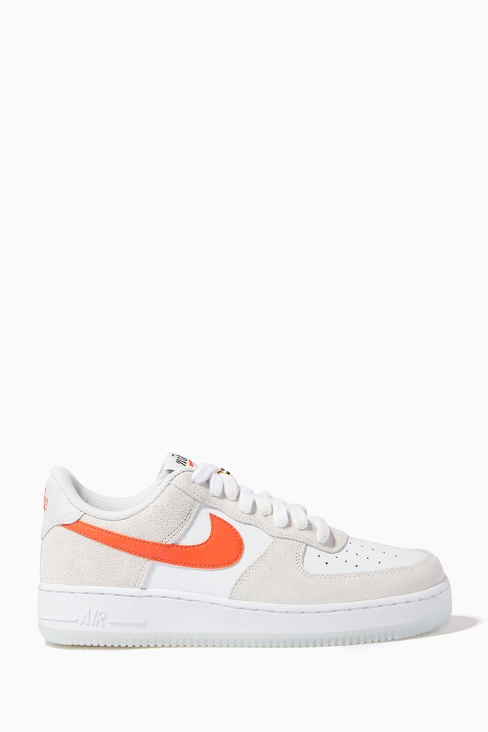 

Air Force 1 '07 SE Sneakers in Leather, Orange