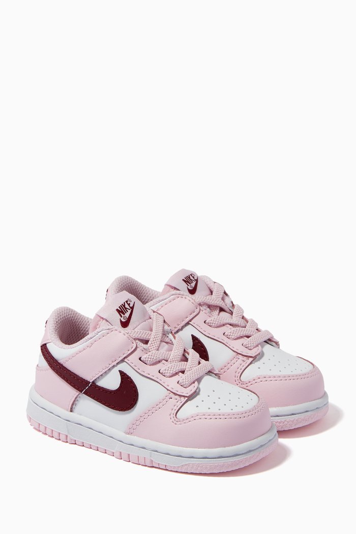 

Dunk Low Sneakers in Leather, Pink