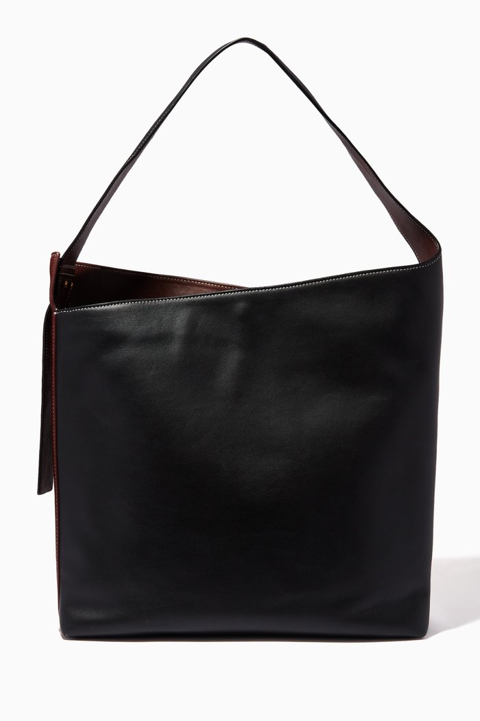 

Cargo Shoulder Bag in Leather, Black