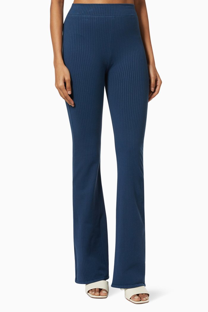 

Seamless Slim Bootcut Leggings in Rib-knit, Black