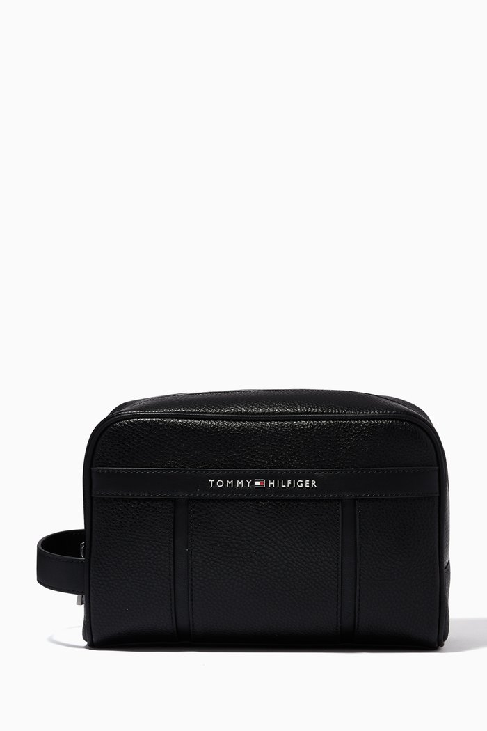

Downtown Metal Logo Washbag in Faux Leather, Black