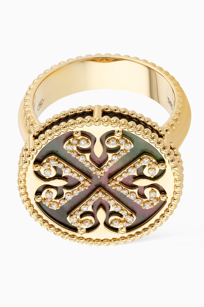 

Lace Ring with Diamonds & Mother of Pearl in 18kt Yellow Gold