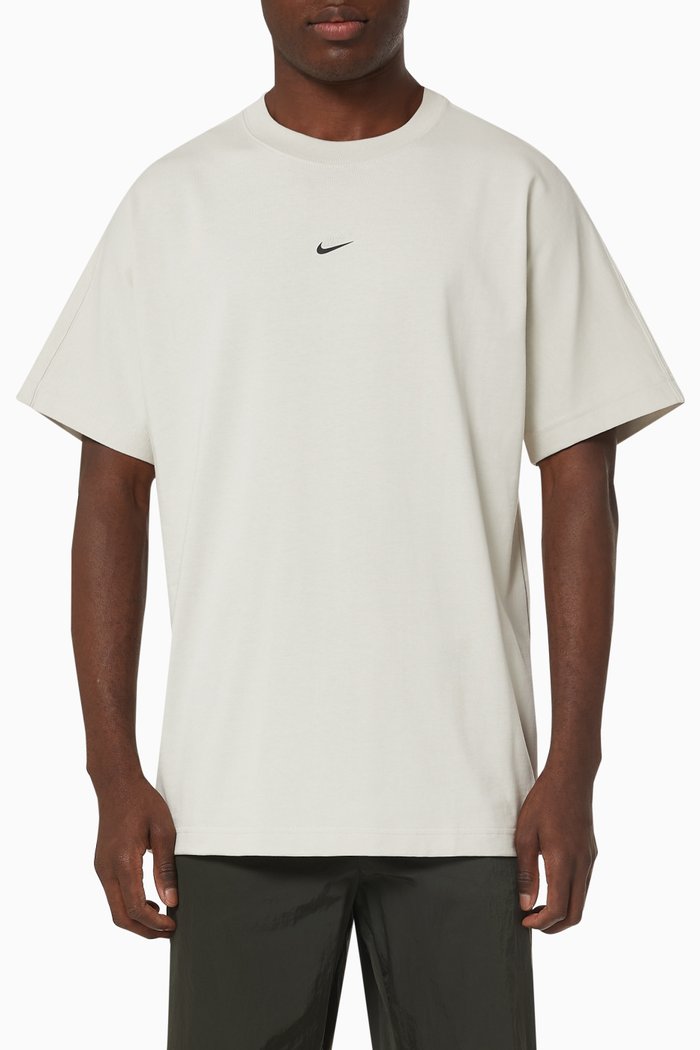 

Nike Sportswear Style Essentials T-shirt in Jersey, Neutral