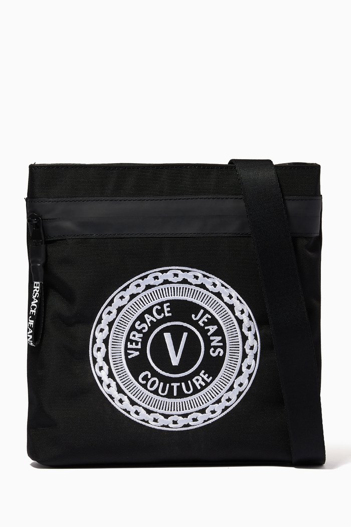 

V-emblem Messenger Bag in Nylon, Black