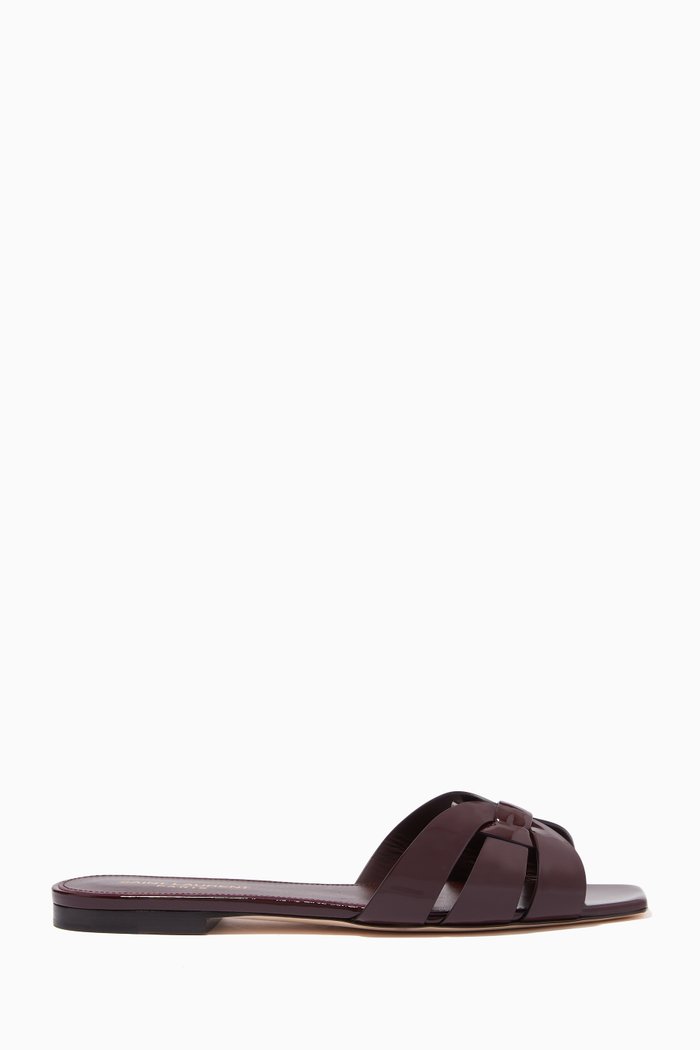 

Tribute Flat Sandals in Patent Leather, Burgundy