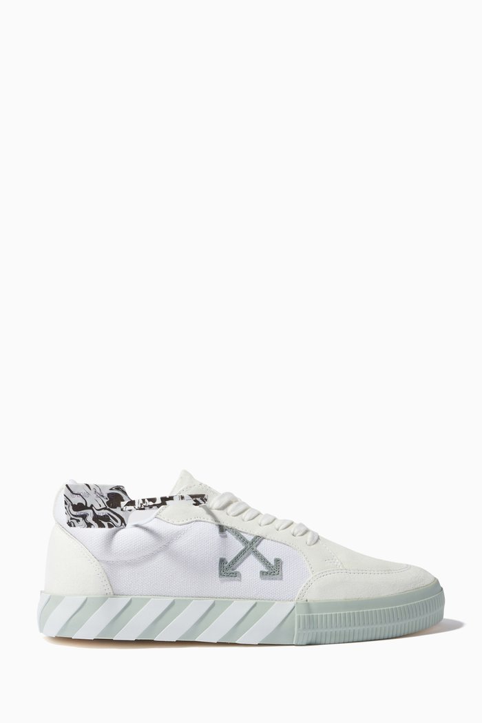 

Low Vulcanized Sneakers in Suede & Canvas, White