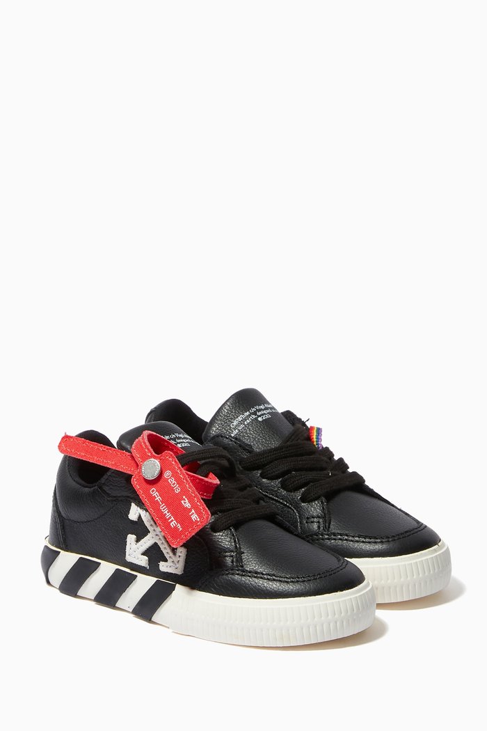 

Low Vulcanized Sneakers in Calf Leather, Black