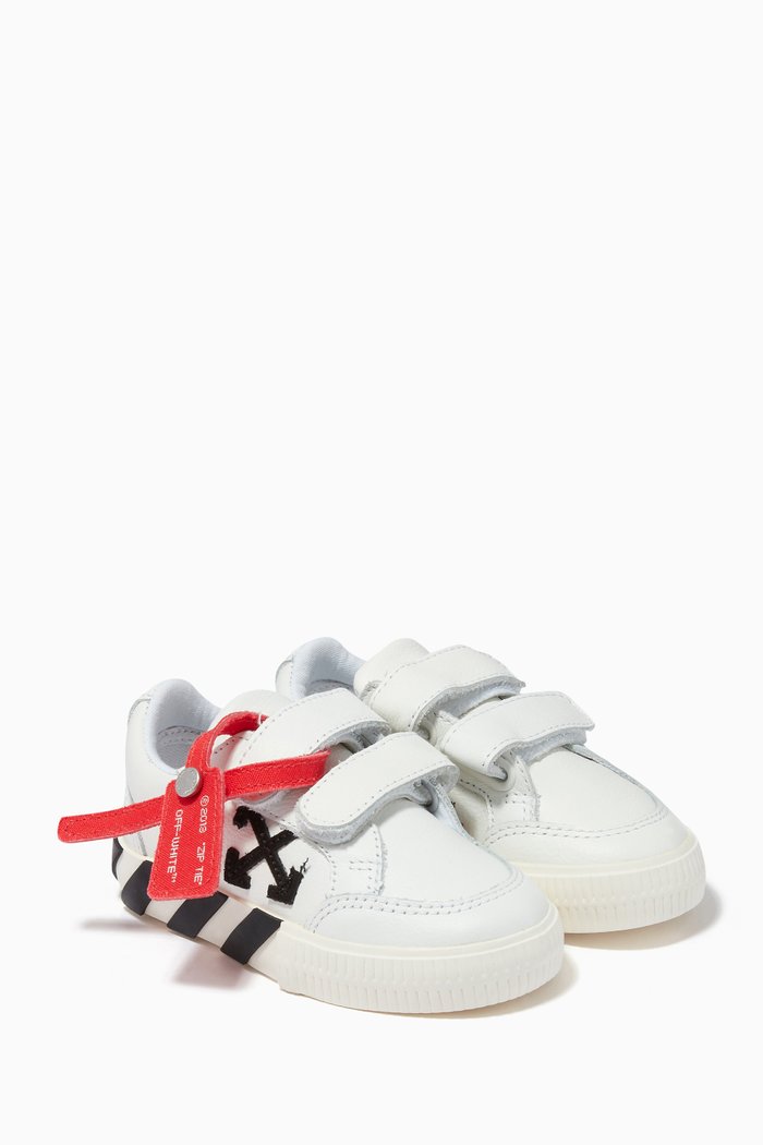 

Low Vulcanized Sneakers in Calf Leather, White