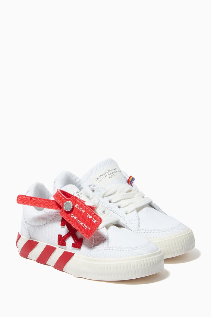 

Low Vulcanized Sneakers in Calf Leather, White