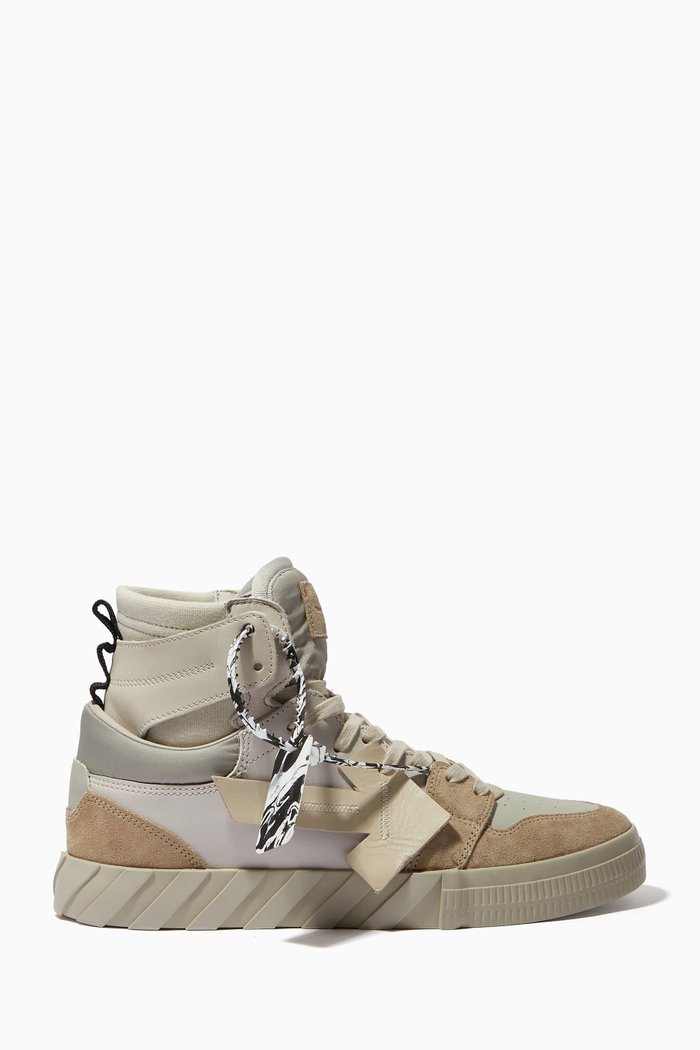 

High Vulcanized Floating Arrow Sneakers in Suede, Neutral