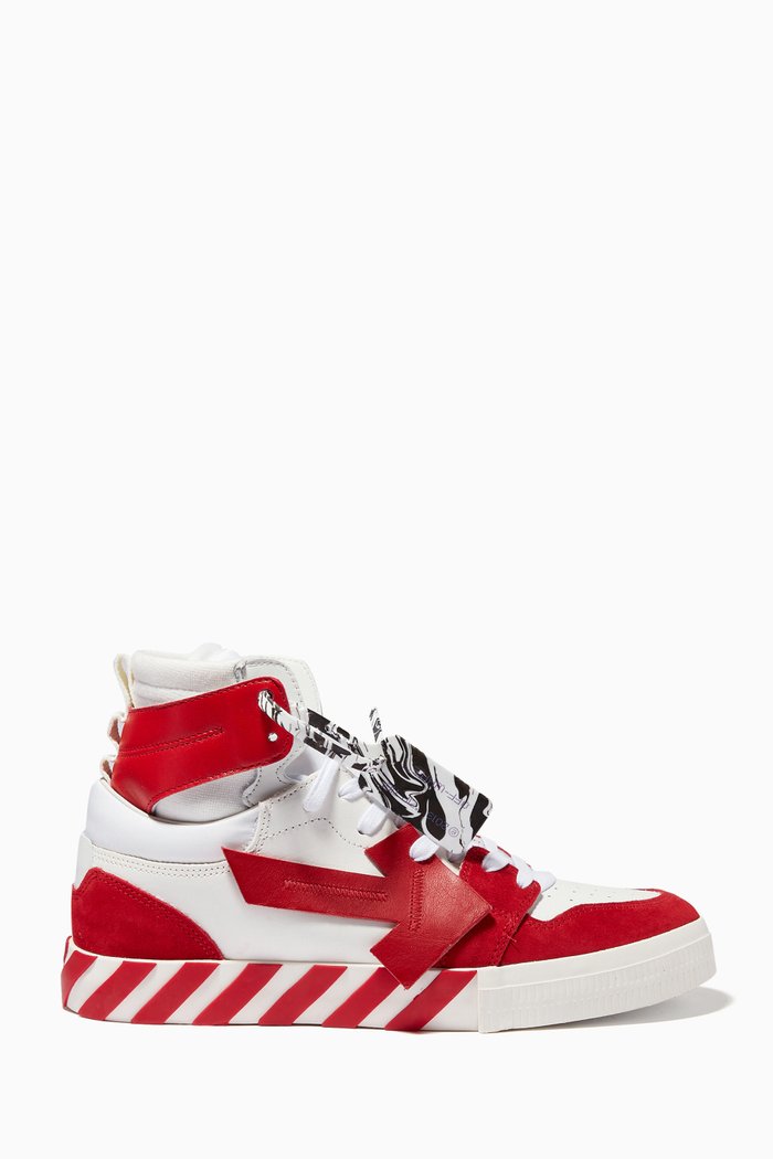 

High Vulcanized Floating Arrow Sneakers in Mixed Leather, Red