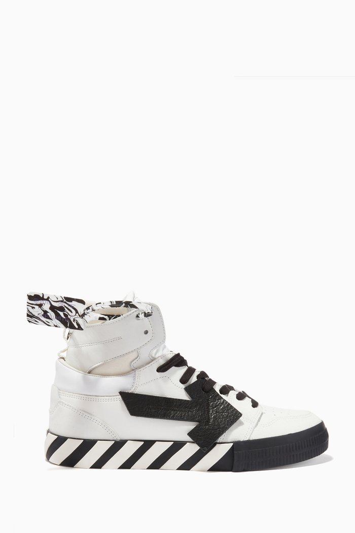 

High Vulcanized Floating Arrow Sneakers in Mixed Leather, White