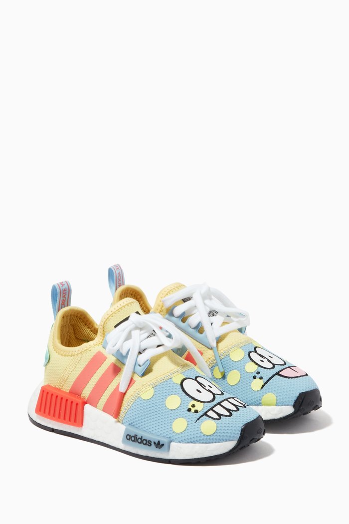x Kevin Lyons NMD_R1 Sneakers in Stretch Mesh Knit, Multicolour