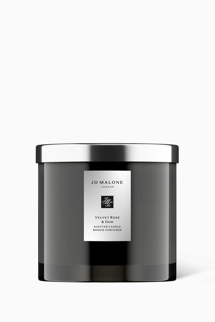 

Velvet Rose & Oud Deluxe Candle, 600g, Colourless