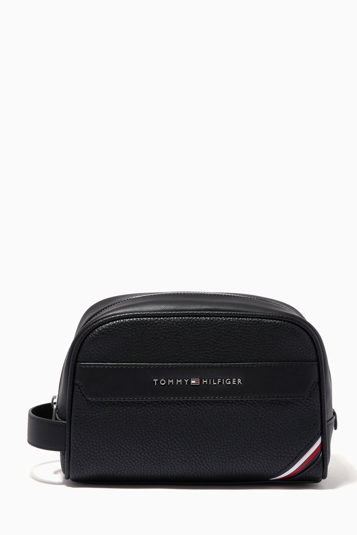 Downtown Metal Logo Washbag in Faux Leather, Black