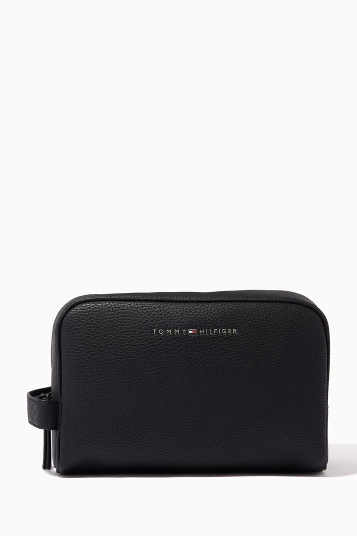 

Essential Metal Logo Washbag in Faux Leather, Black
