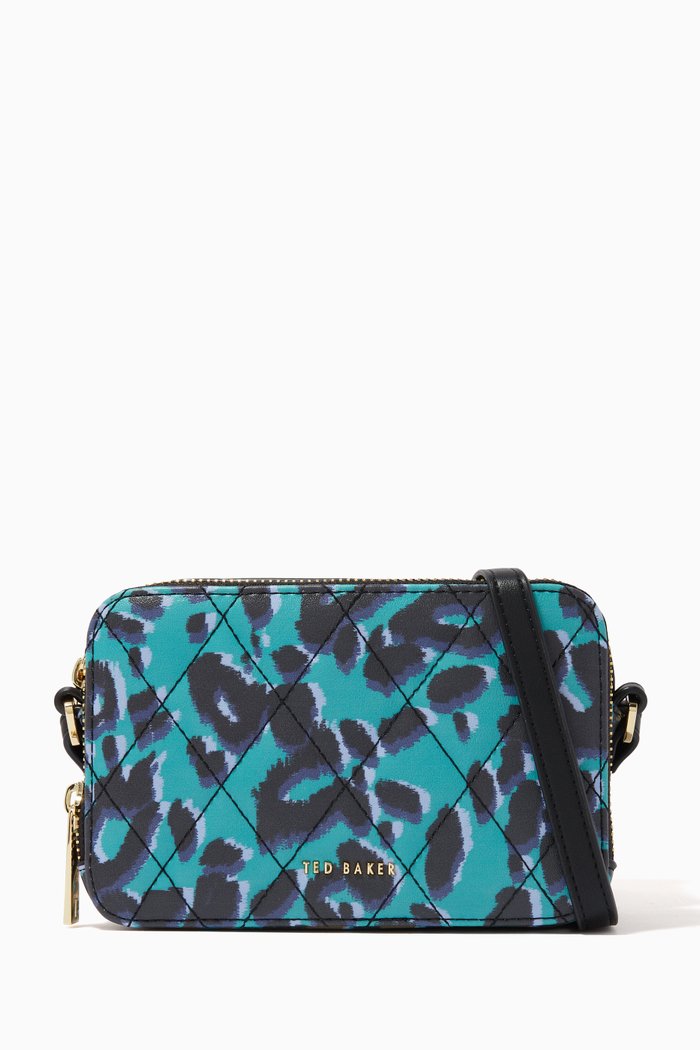 

Quiltt Camera Bag in Quilted Leopard Recycled PU, Green