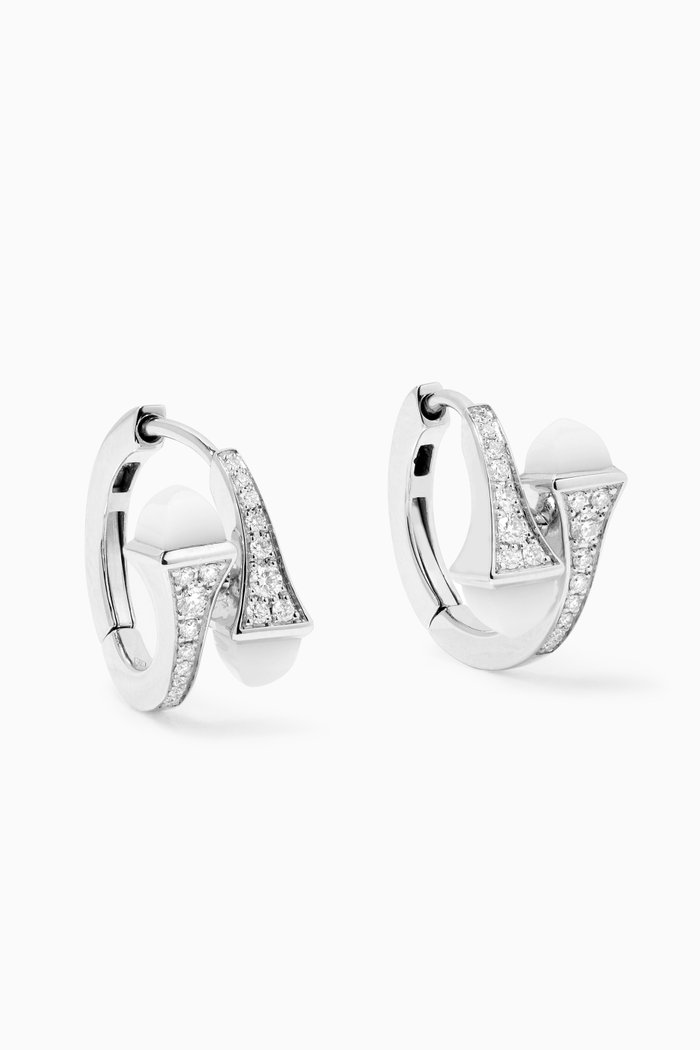 

Cleo Diamond Huggie Earrings with White Agate in 18kt White Gold, Silver