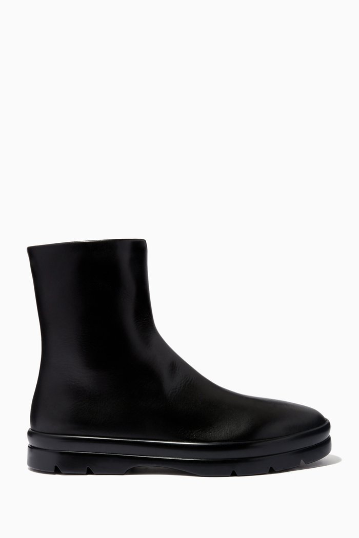 

Billie Ankle Bootie in Calfskin, Black