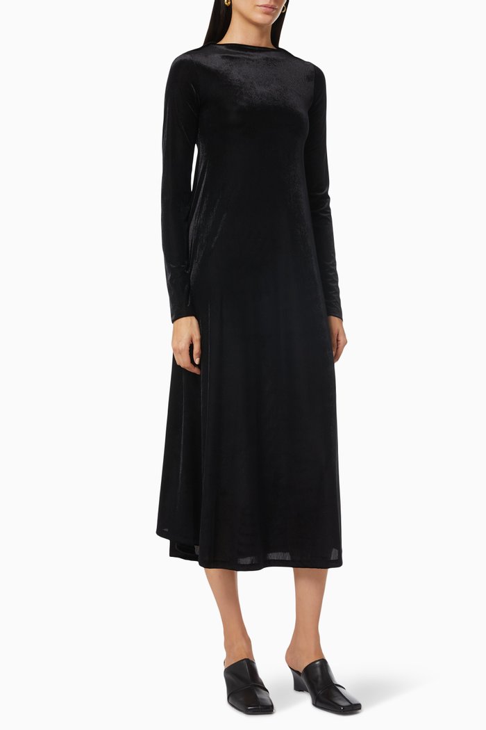 

Boat Neck Midi Dress in Pleated Velvet, Black