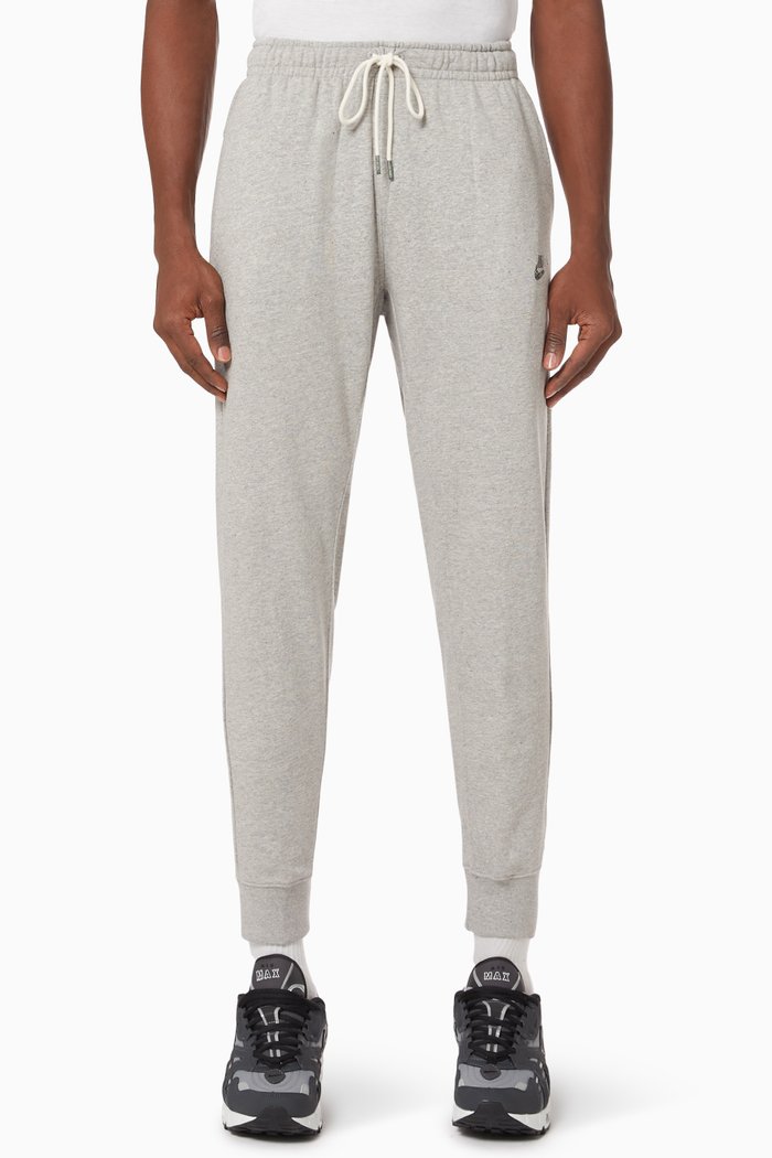

Sportswear Sport Essentials+ Joggers in Nike Grind, Grey