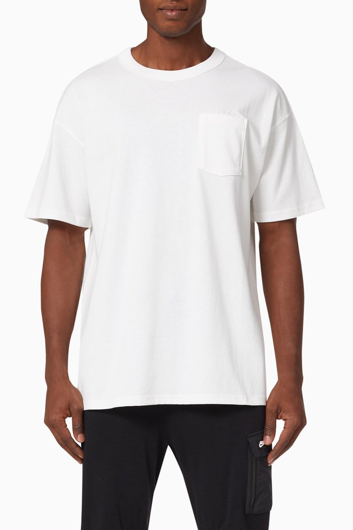 

Sportswear Premium Essentials Pocket T-Shirt in Jersey, White