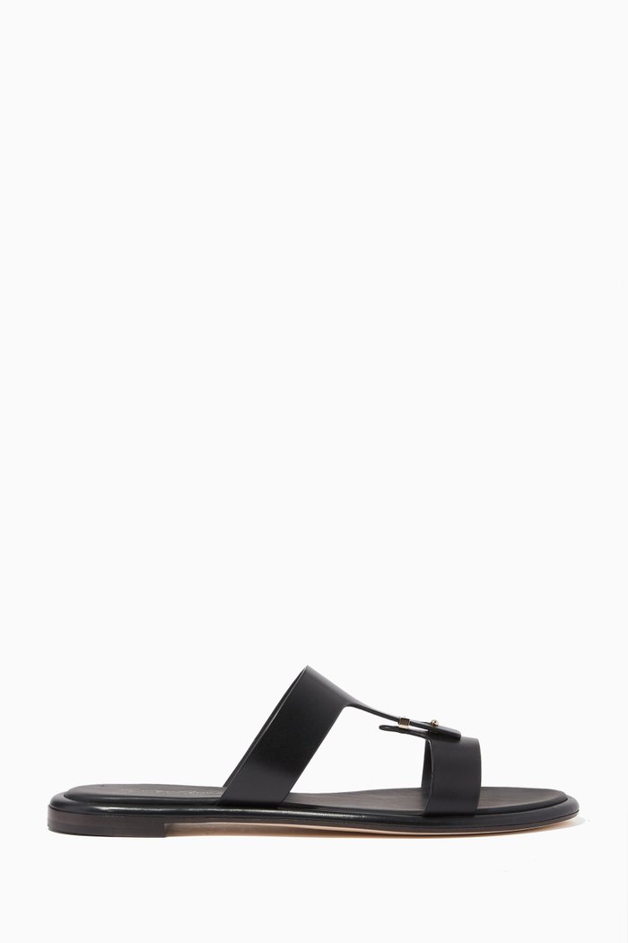 

Charlotte Logo Flat Sandals in Leather, Black