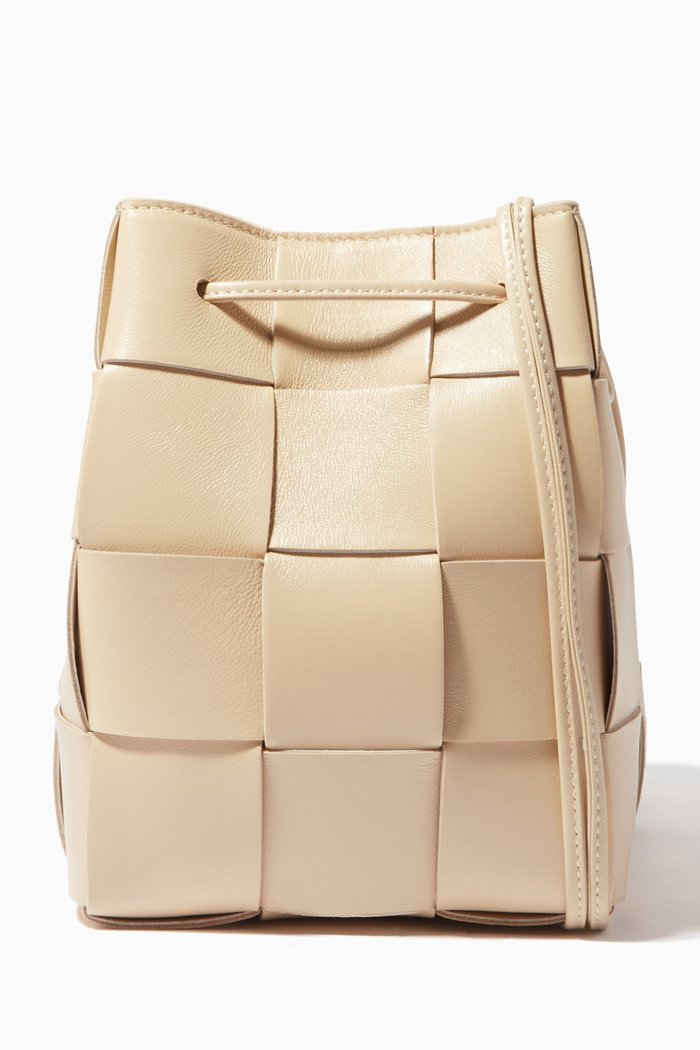 

Cassette Mini Bucket Bag in Nappa, Neutral