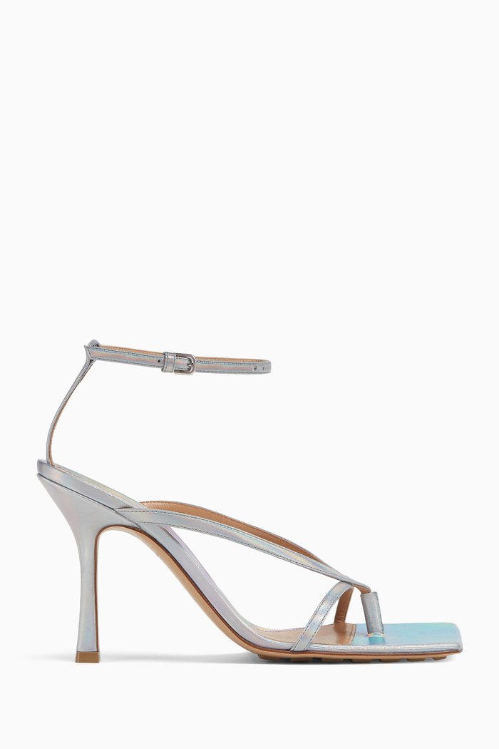 

Stretch Sandals in Metallized Leather, Grey