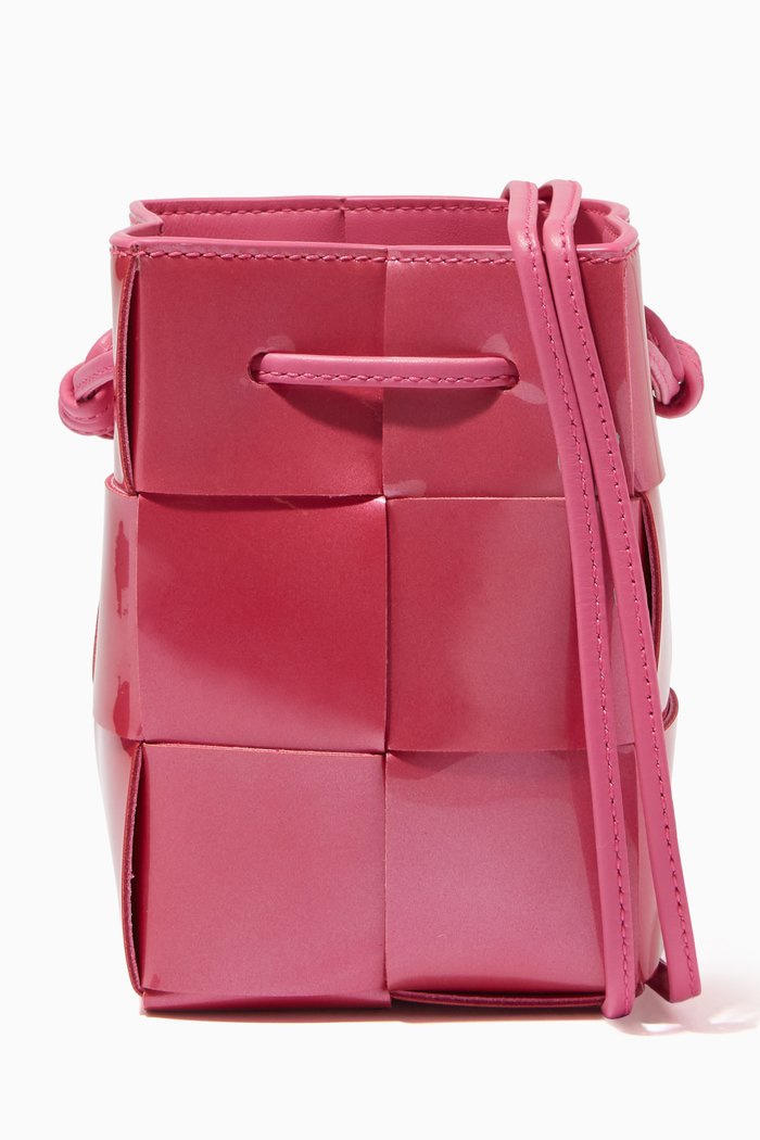 

Mini Cassette Bucket Bag in Intrecciato Leather, Pink