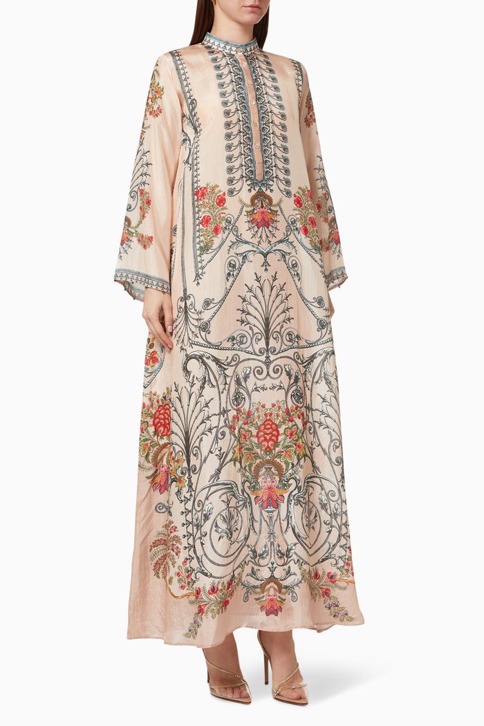 

Soraya Jalabiya in Silk, Neutral