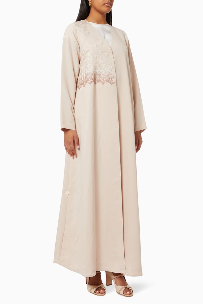 

Seashell Embroidered Abaya in Cotton, Neutral